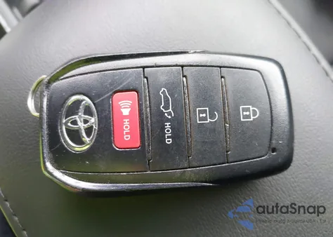 2025 Toyota Corolla Cross Xle from USA, damaged, VIN 7MUDAABG7SV123136